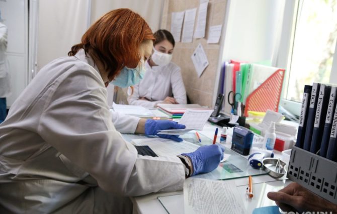 В Прикамье в выходные дни будут работать дежурные амбулаторные центры для приема жителей с признаками ОРВИ